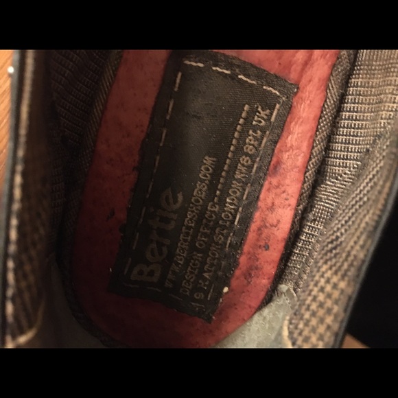 Comfy cool European shoes - Picture 3 of 3